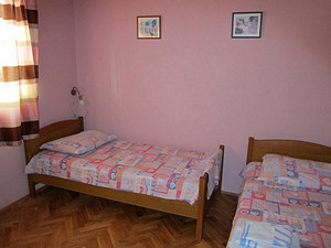 The ground floor apartment (Apartment 3) is for up to seven persons.