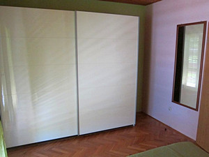 The ground floor apartment (Apartment 3) is for up to seven persons.